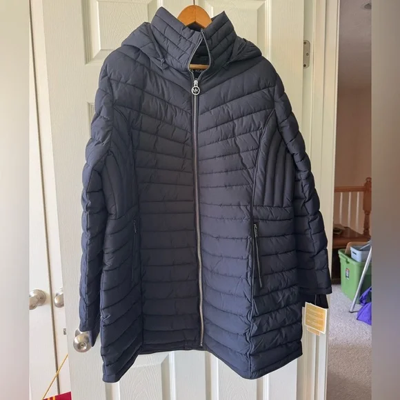 HUGE PRICE DROP - Michael Kors NWT Navy Quilted Hooded Puffer Jacket, size XL - Picture 1 of 9